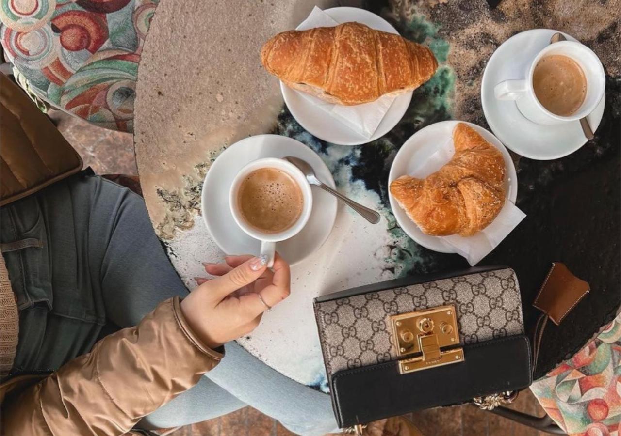 Sotto Gli Affreschi Del 1800 Con Colazione Inclusa أسيسي المظهر الخارجي الصورة